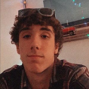 Meet your Posher, Avery